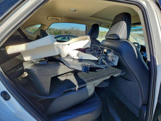 Lexus NX 200t Base Image 10