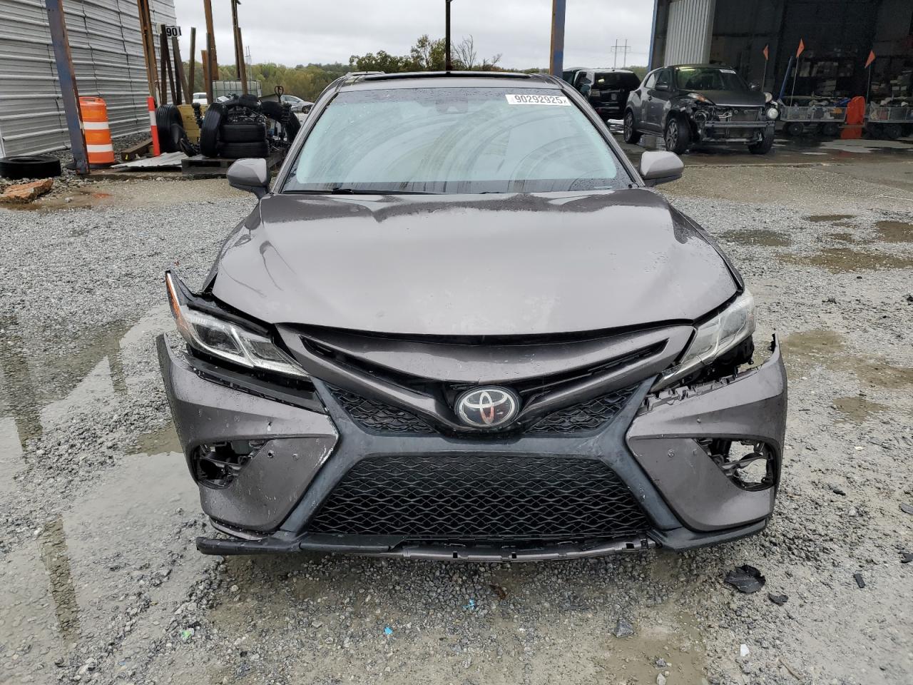 Toyota Camry L Image 3