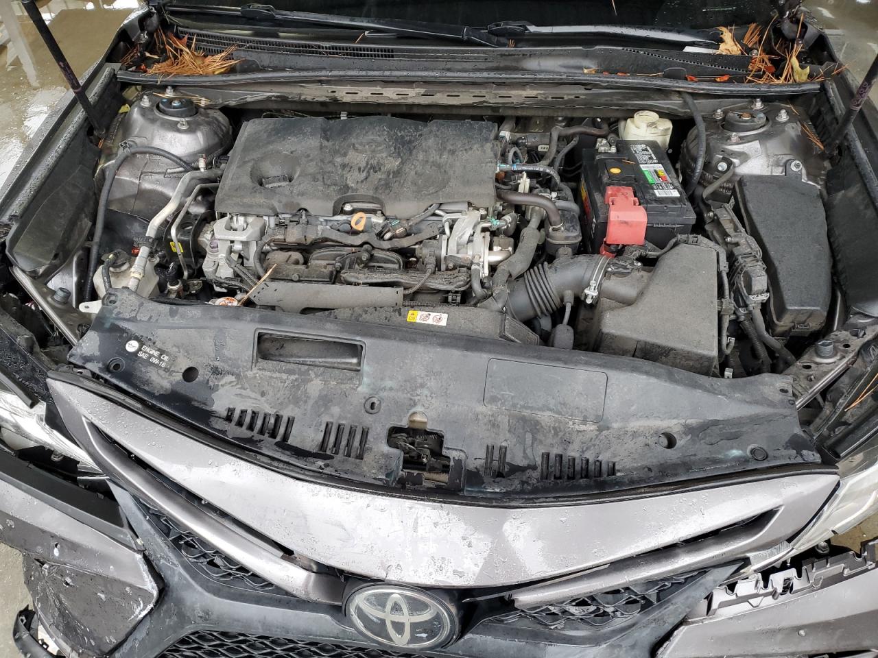 Toyota Camry L Image 10
