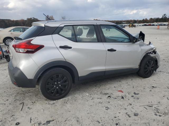 Nissan Kicks S Image 9