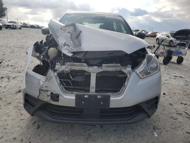 Nissan Kicks S Image 4