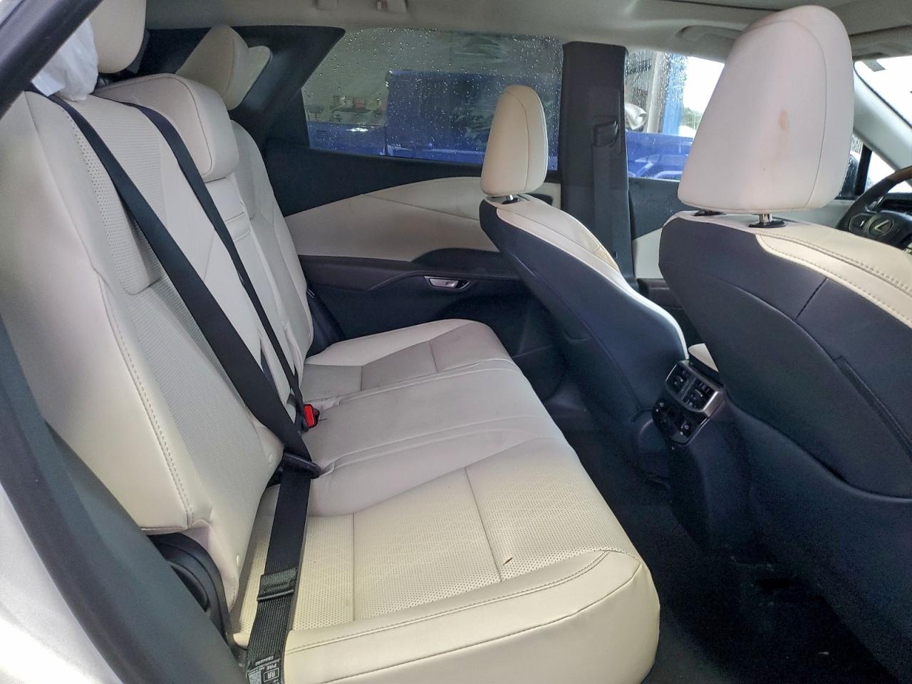 Lexus RX 350 Base Image 11