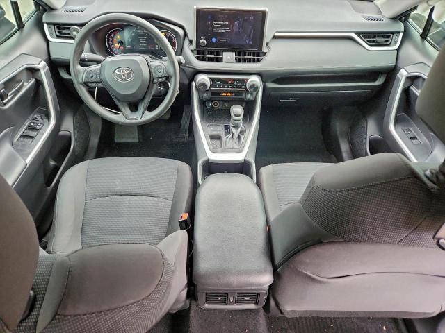 Toyota RAV4 Le Image 7