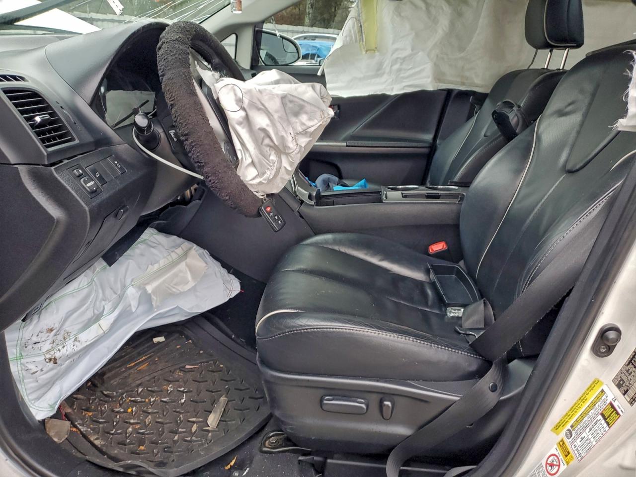 Toyota Venza Le Image 4