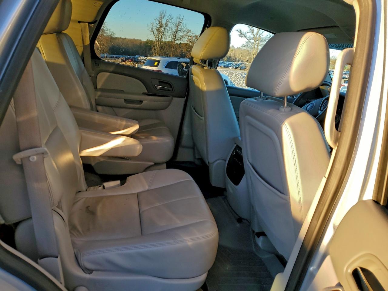 GMC Yukon Slt Image 3