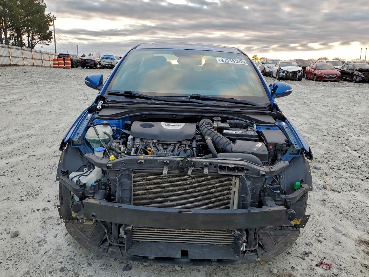 Hyundai ELANTRA Sport Image 7