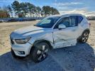 Volvo XC40 T4 Momentum Image 1