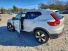 Volvo XC40 T4 Momentum Image 2