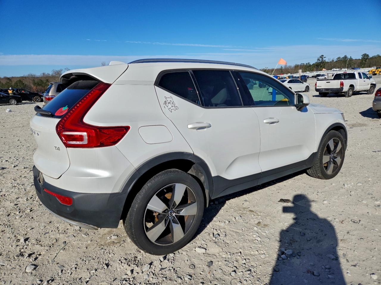 Volvo XC40 T4 Momentum Image 11