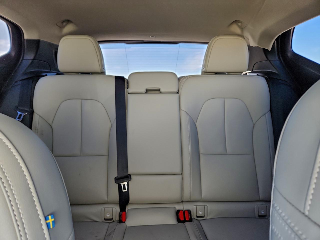 Volvo XC40 T4 Momentum Image 10