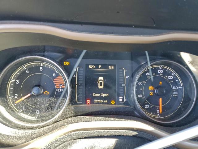 Jeep Grand Cherokee Latitude Image 4