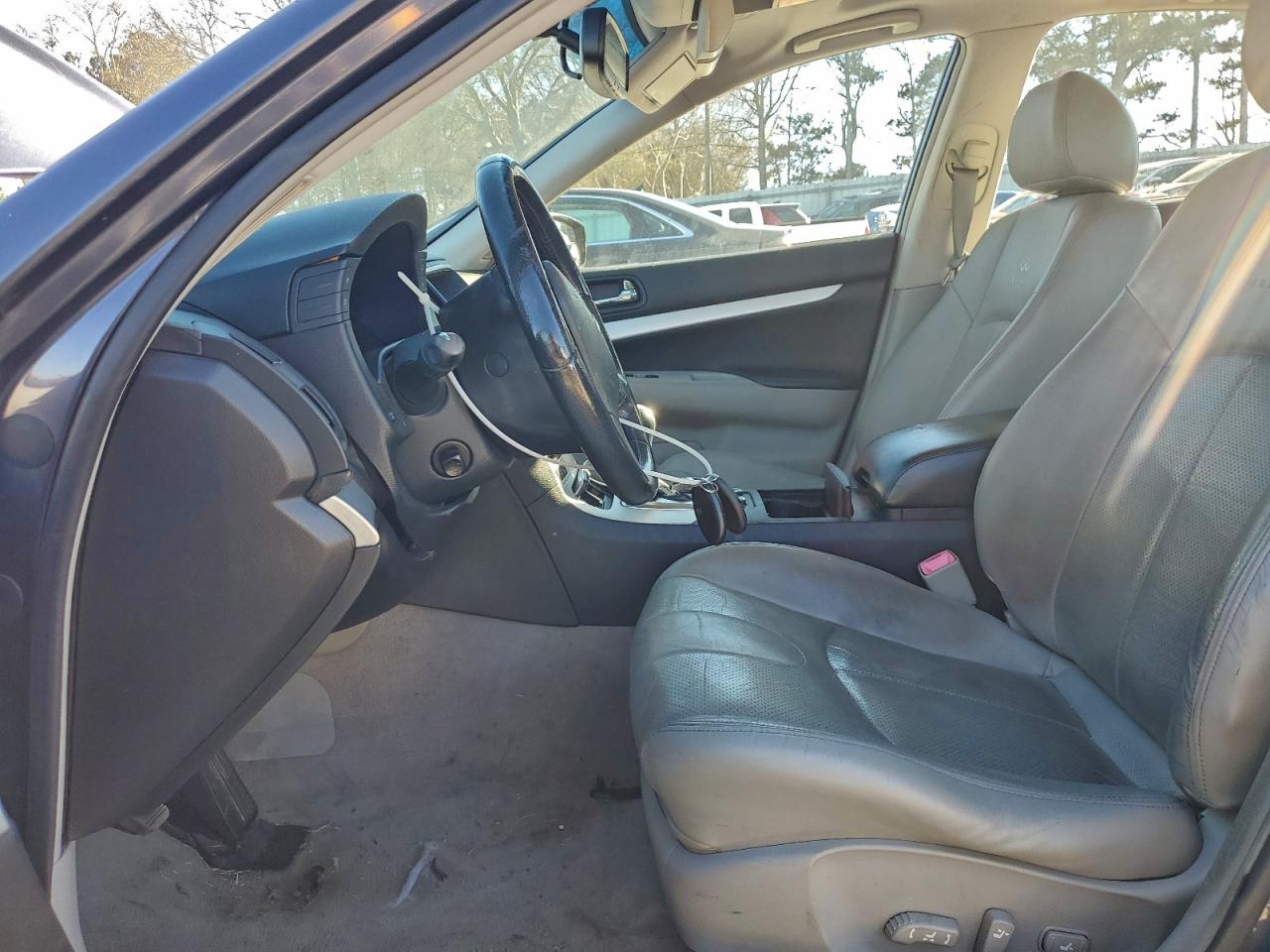 INFINITI G37 Base Image 6