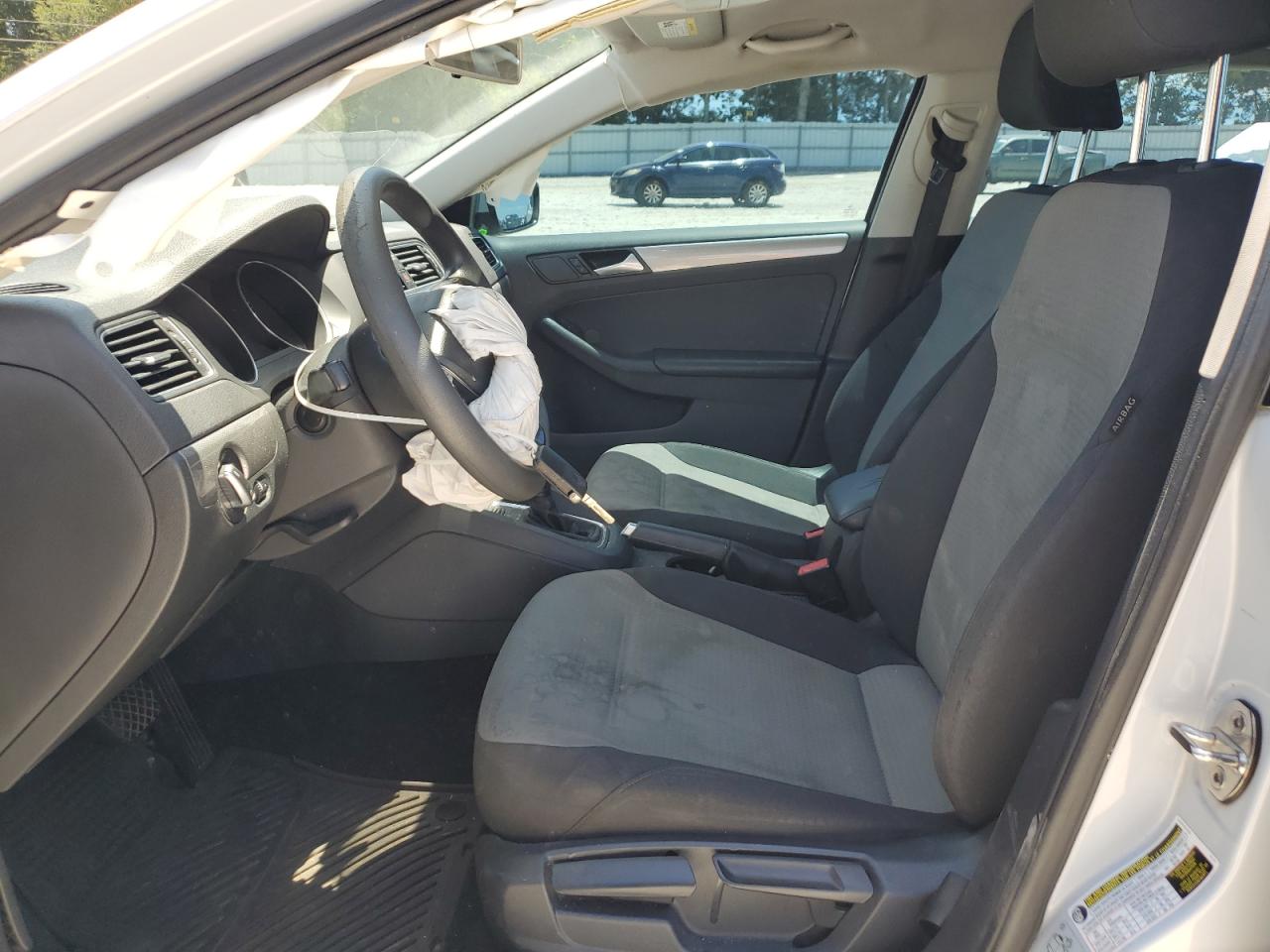 Volkswagen Jetta S Image 12