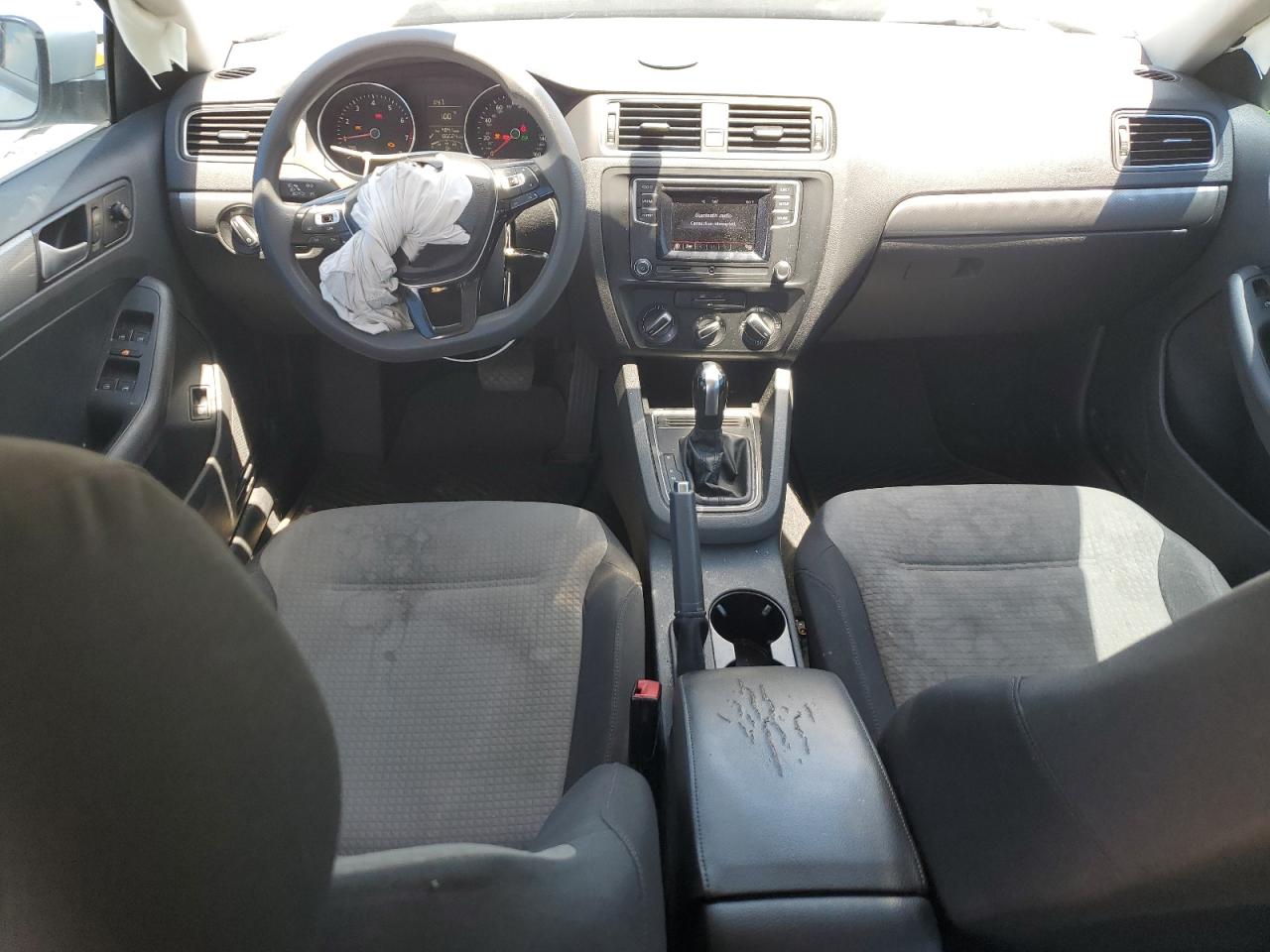 Volkswagen Jetta S Image 10