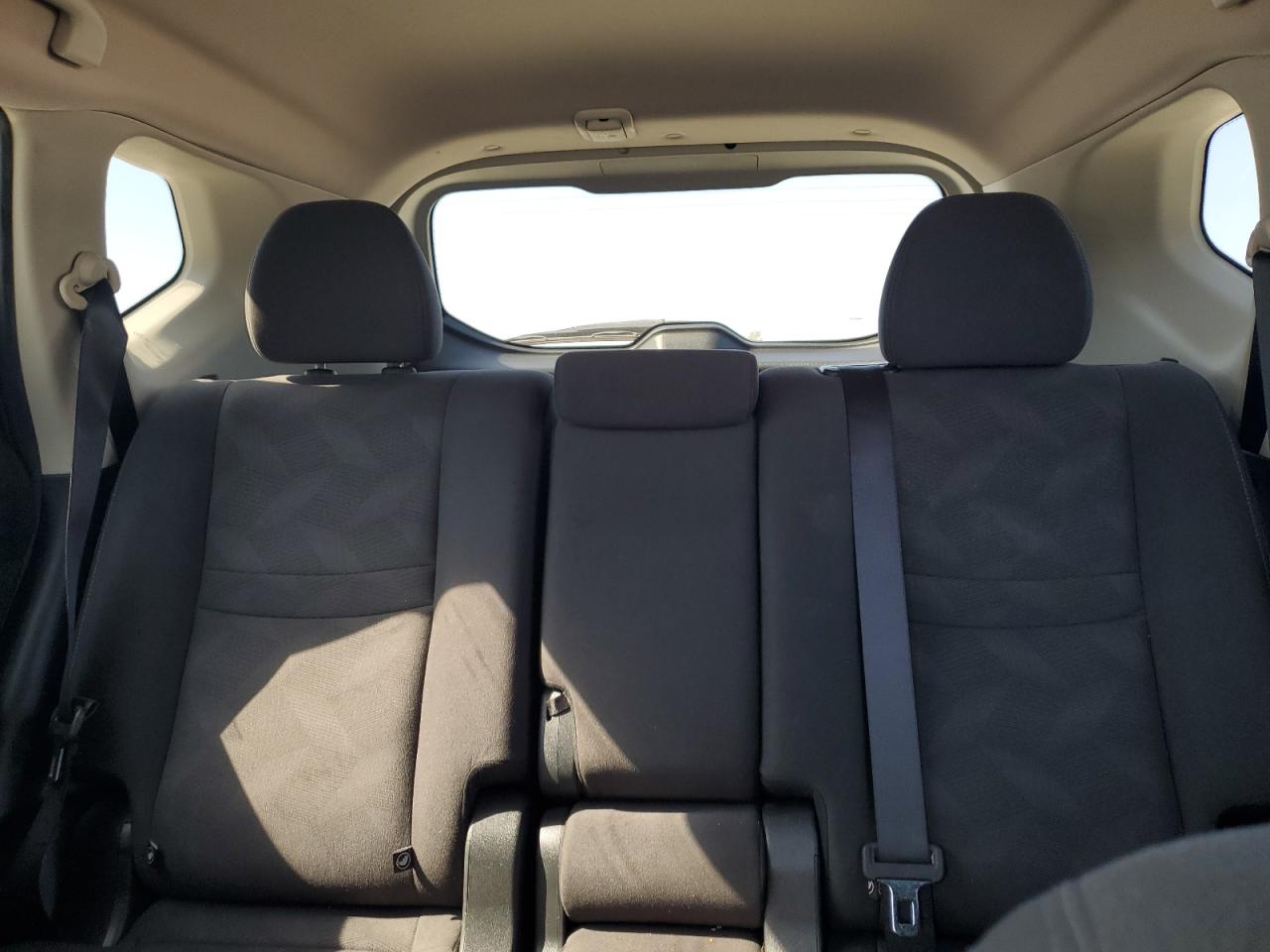 Nissan Rogue S Image 4