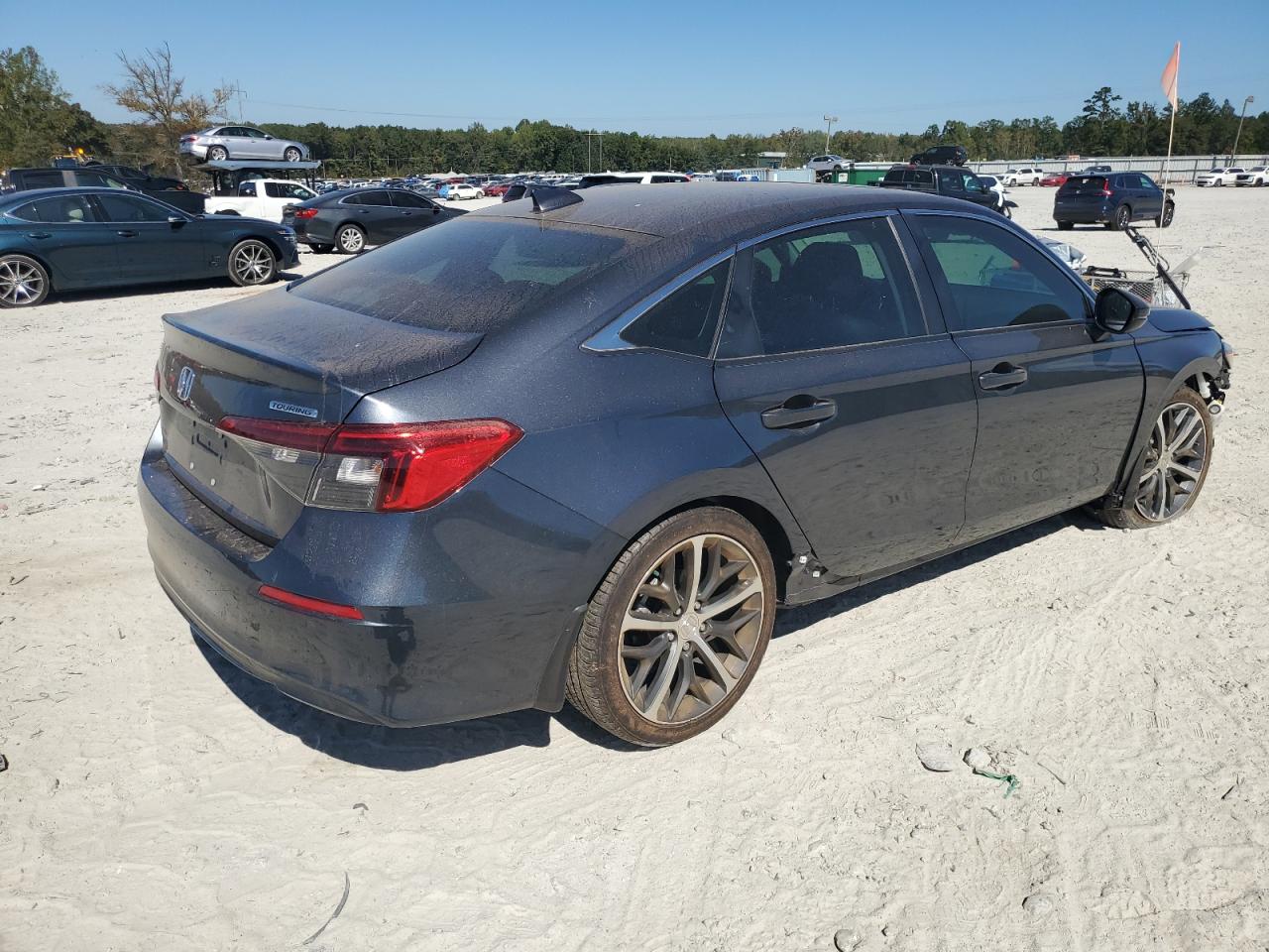 Honda Civic Touring Image 2