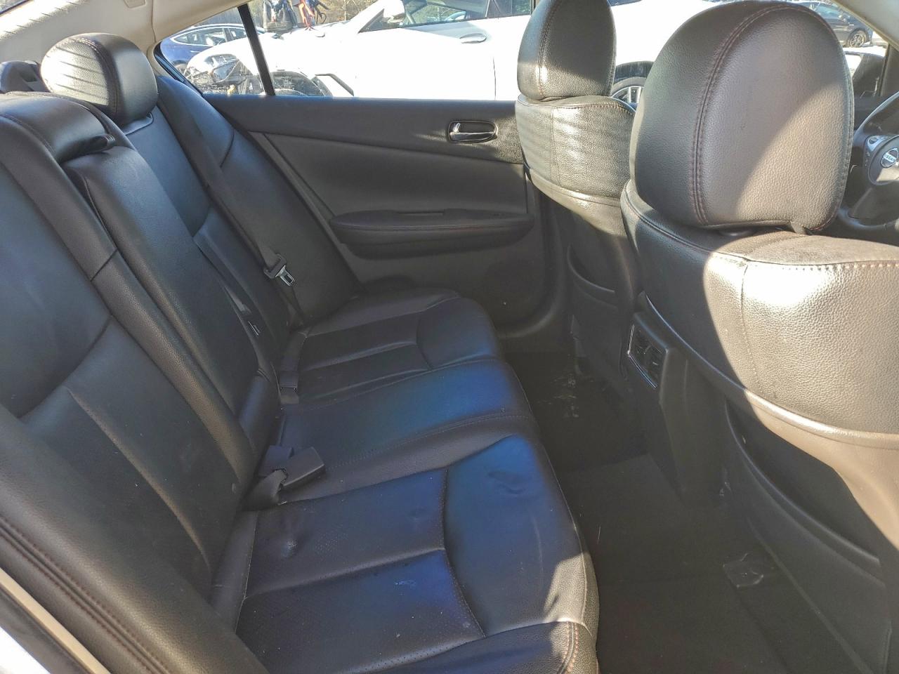 Nissan Maxima S Image 9