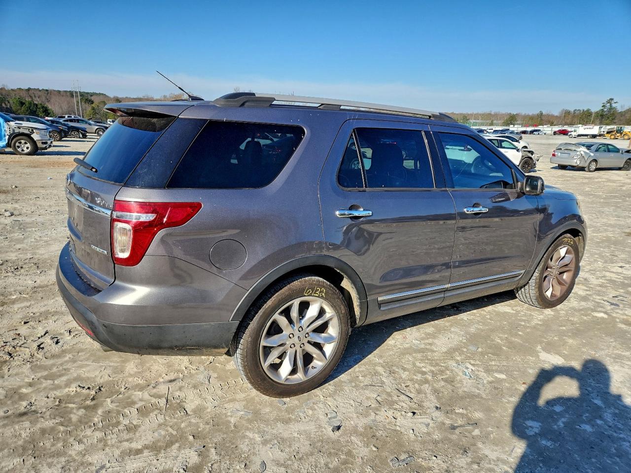 Ford Explorer Xlt Image 3