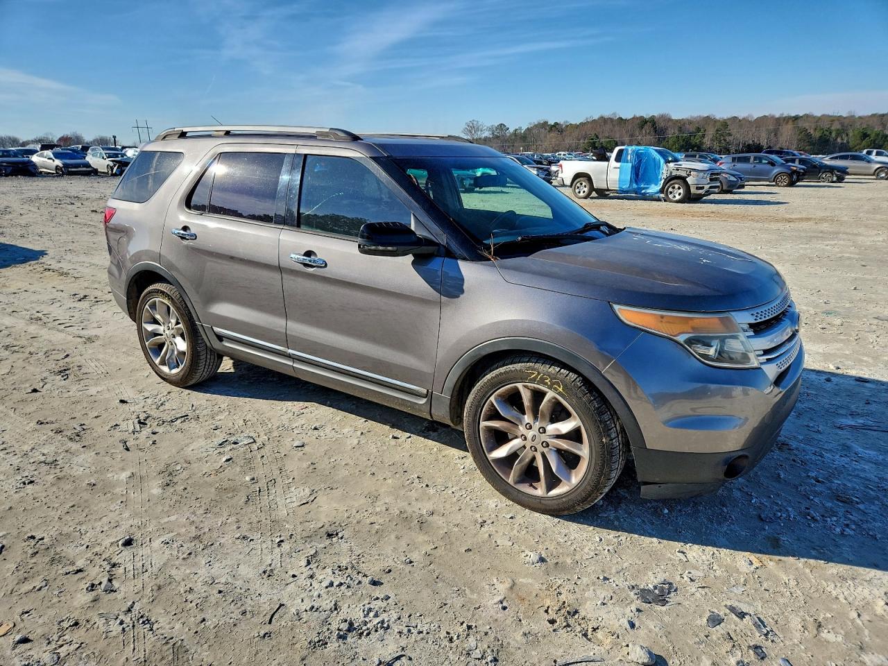 Ford Explorer Xlt Image 2