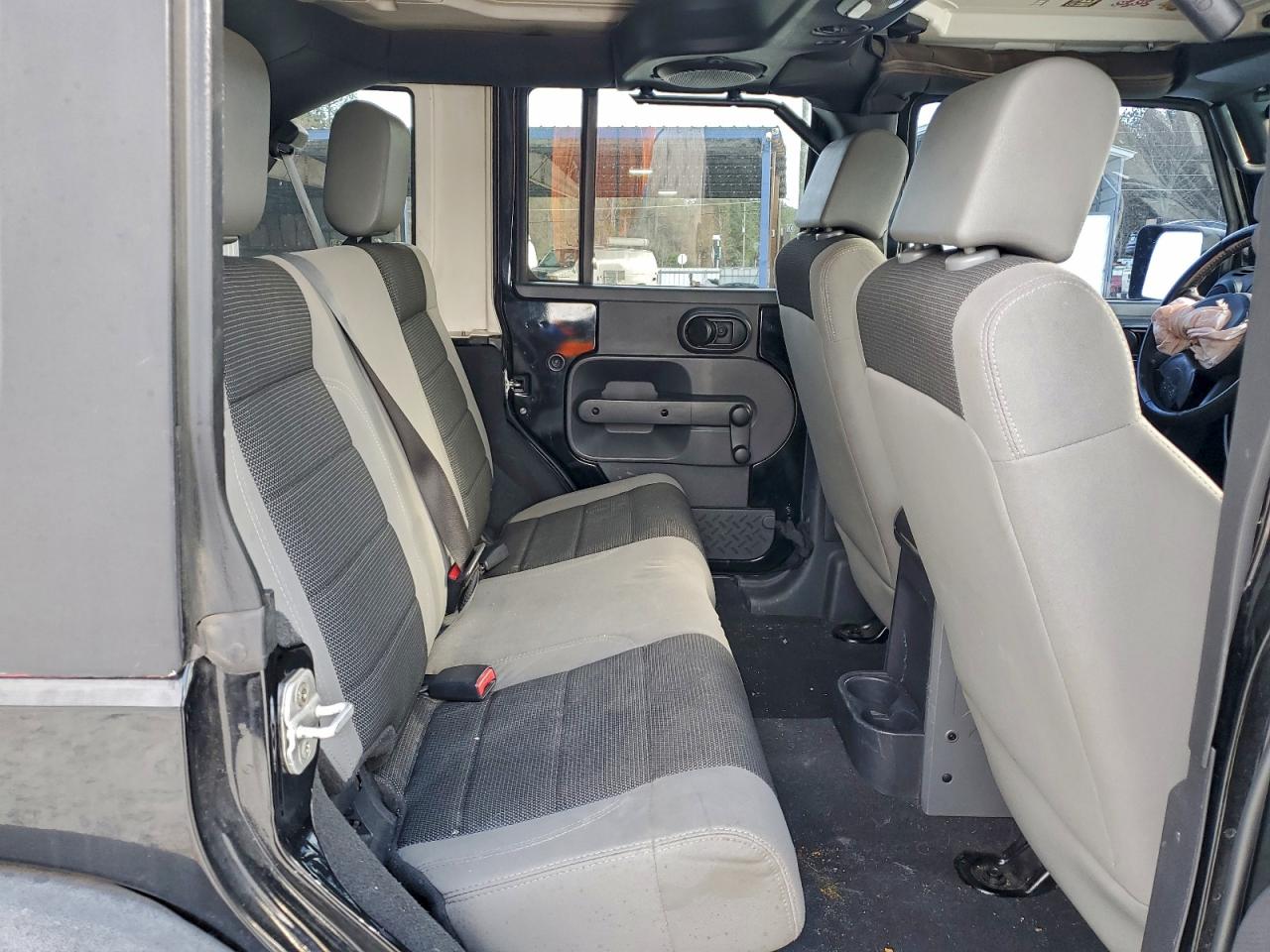 Jeep Wrangler X Image 13