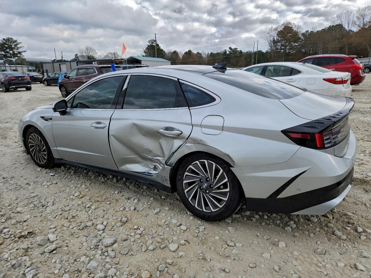 Hyundai SONATA Hybrid Image 12