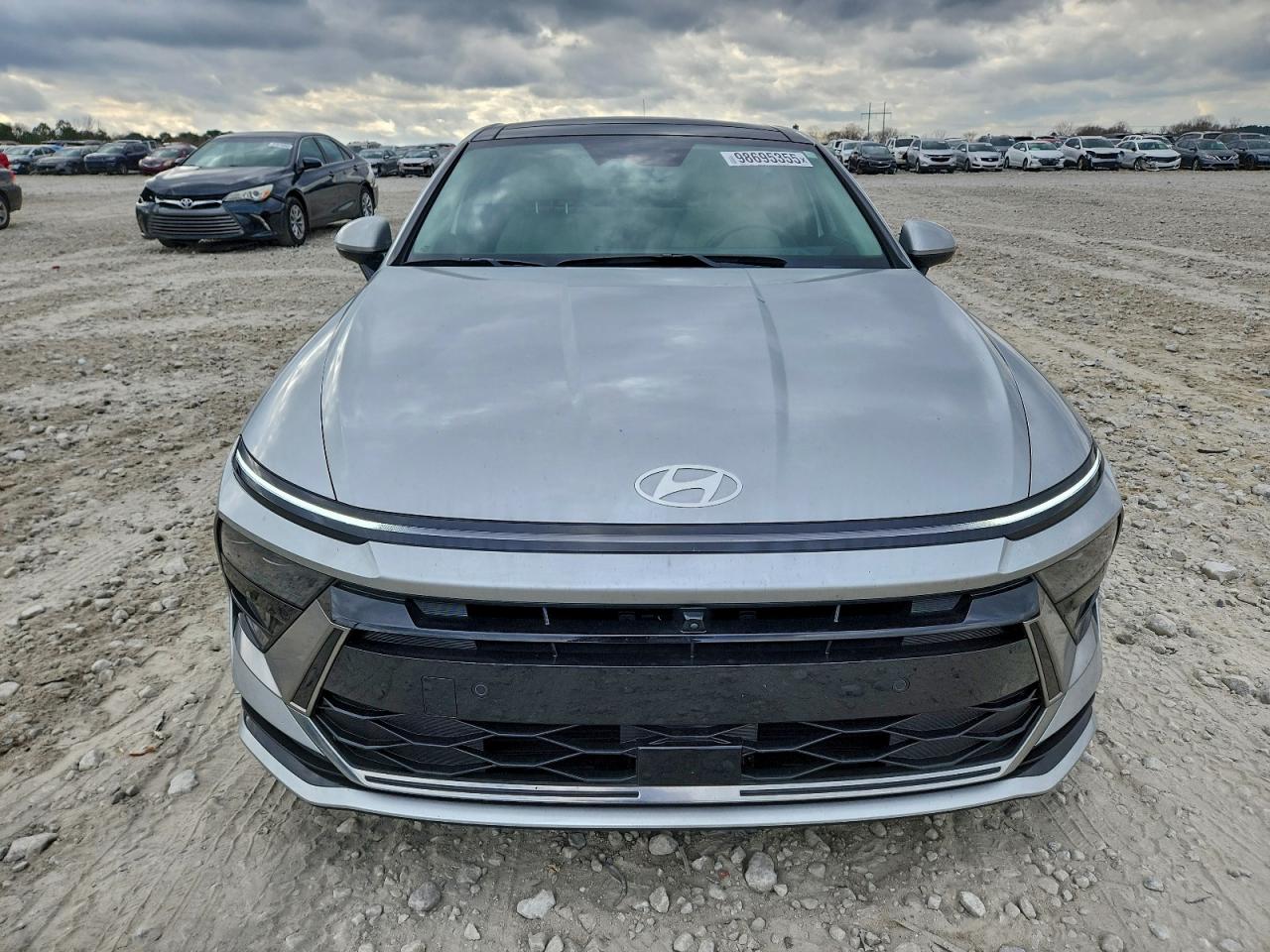 Hyundai SONATA Hybrid Image 7