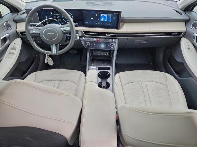 Hyundai SONATA Hybrid Image 8
