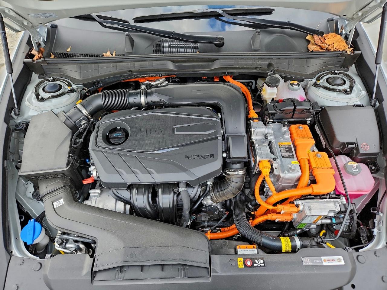 Hyundai SONATA Hybrid Image 6