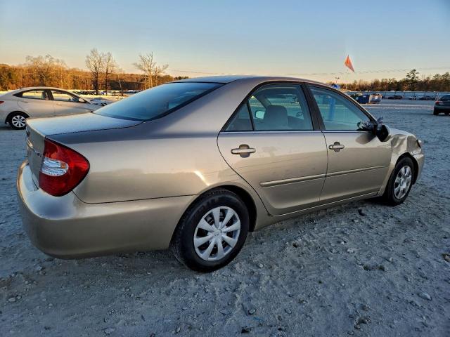 Toyota Camry Le Image 5