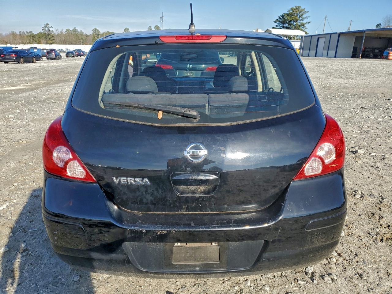 Nissan Versa S Image 6