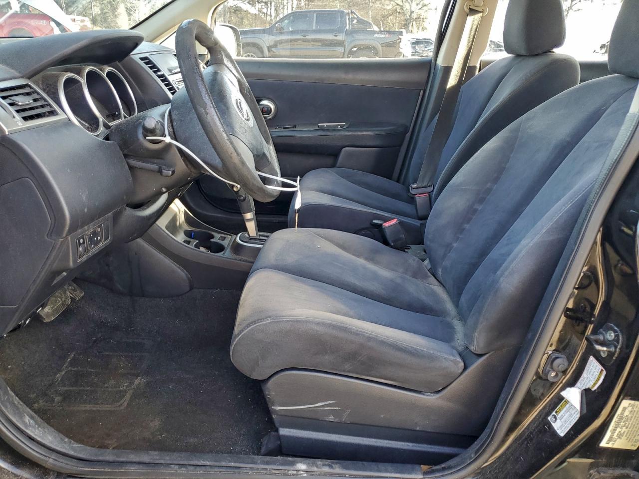 Nissan Versa S Image 11