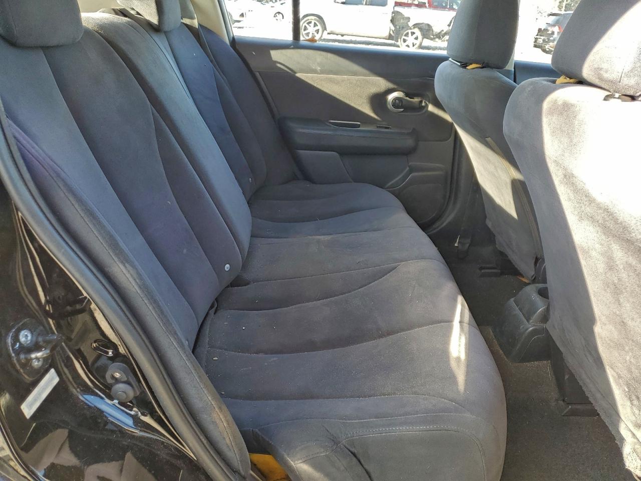 Nissan Versa S Image 9