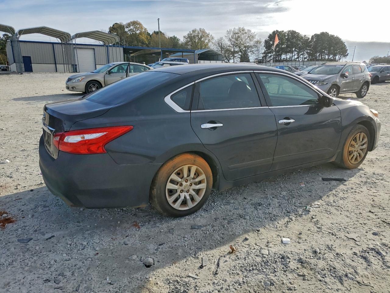 Nissan Altima 2.5 Image 4