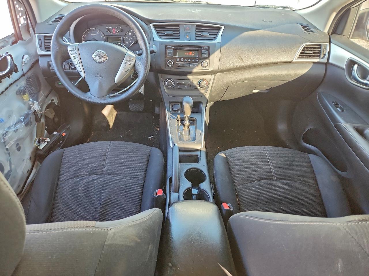 Nissan Sentra S Image 9