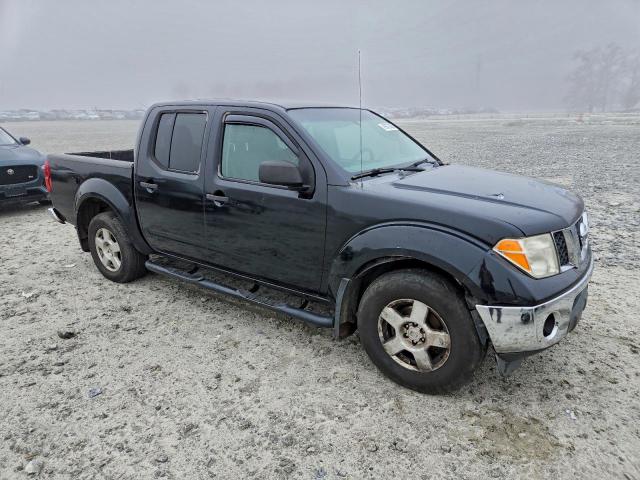 Nissan Frontier Crew Cab Le Image 3