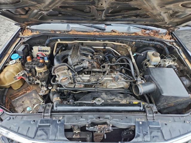 Nissan Frontier Crew Cab Le Image 10