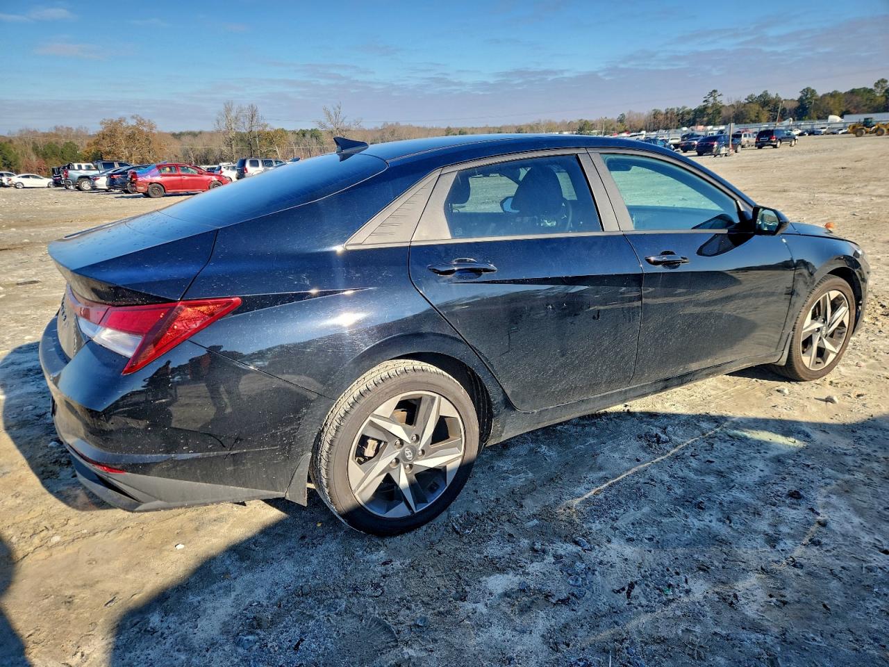 Hyundai ELANTRA Sel Image 2