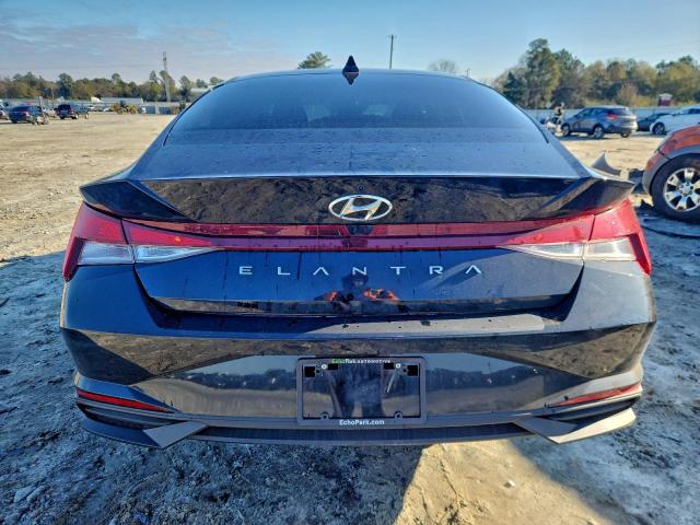Hyundai ELANTRA Sel Image 3