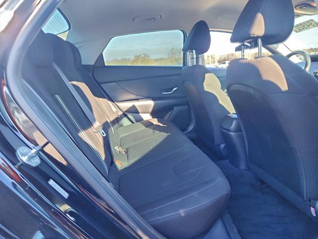 Hyundai ELANTRA Sel Image 10