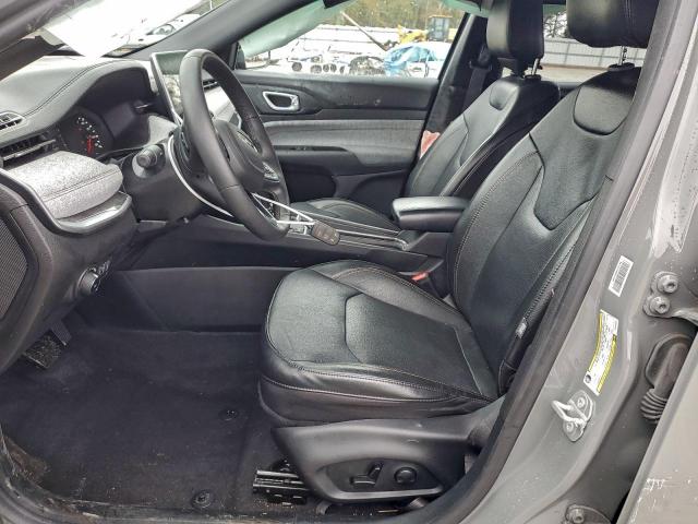 Jeep Compass Latitude Lux Image 3