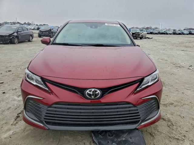 Toyota Camry Le Image 11