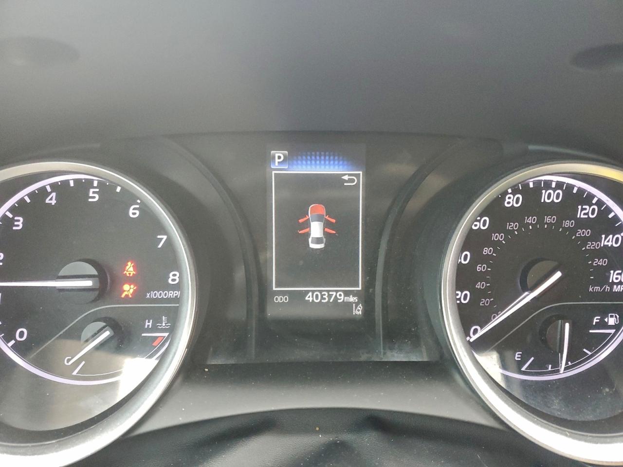 Toyota Camry Le Image 8