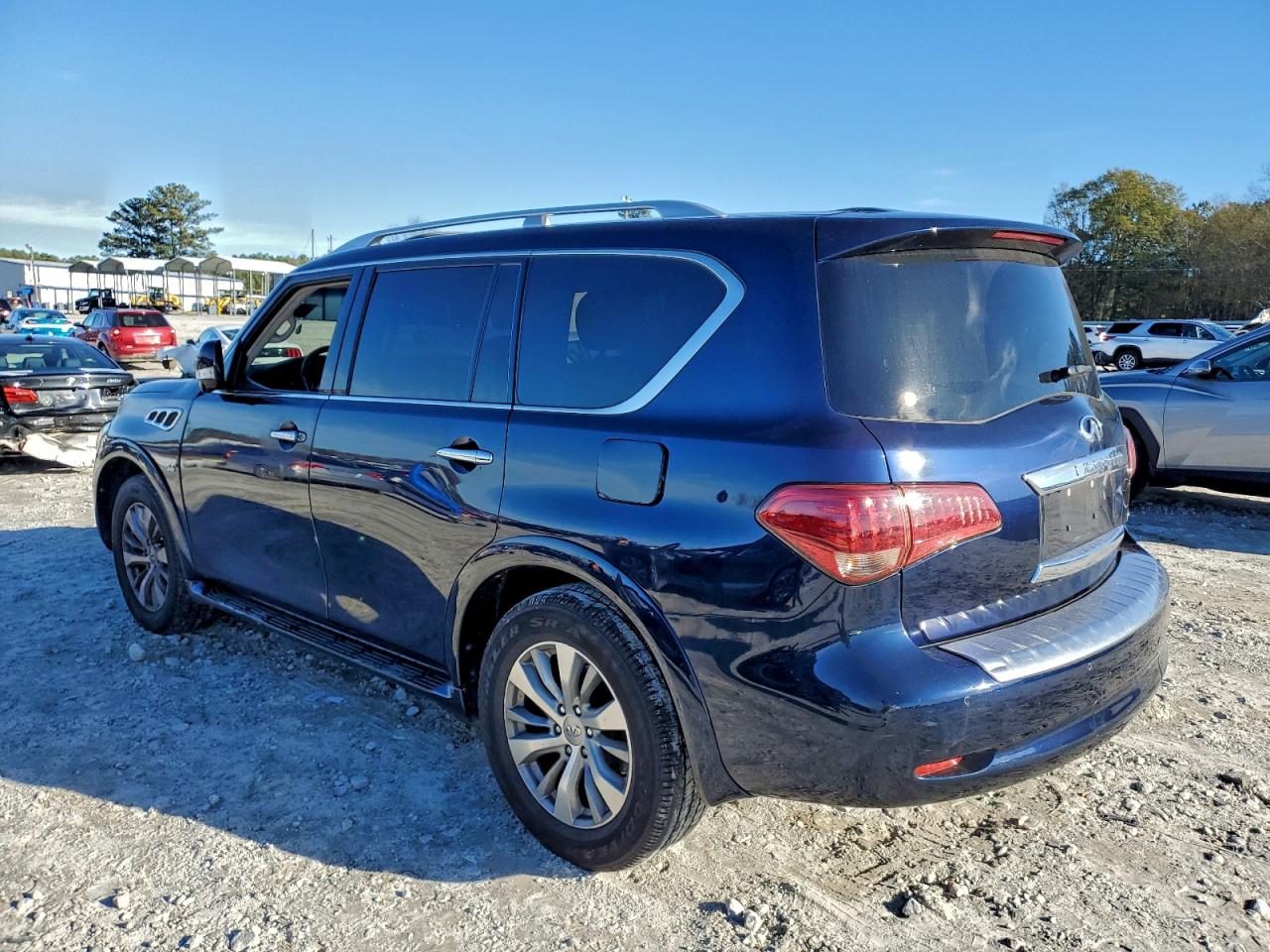 INFINITI Qx Base Image 4