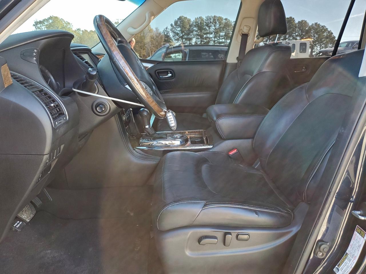 INFINITI Qx Base Image 3