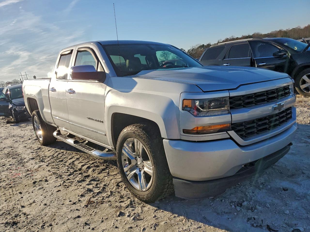 Chevrolet Silverado C1500 Custom Image 4