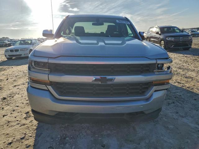 Chevrolet Silverado C1500 Custom Image 5