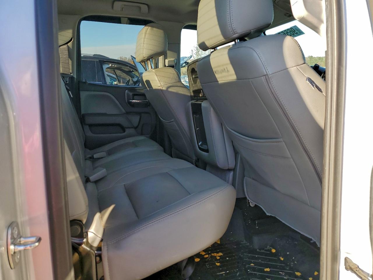 Chevrolet Silverado C1500 Custom Image 11