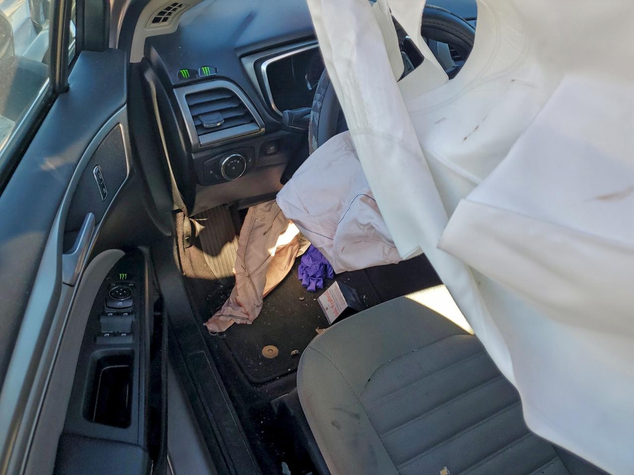 Ford Fusion S Hybrid Image 4