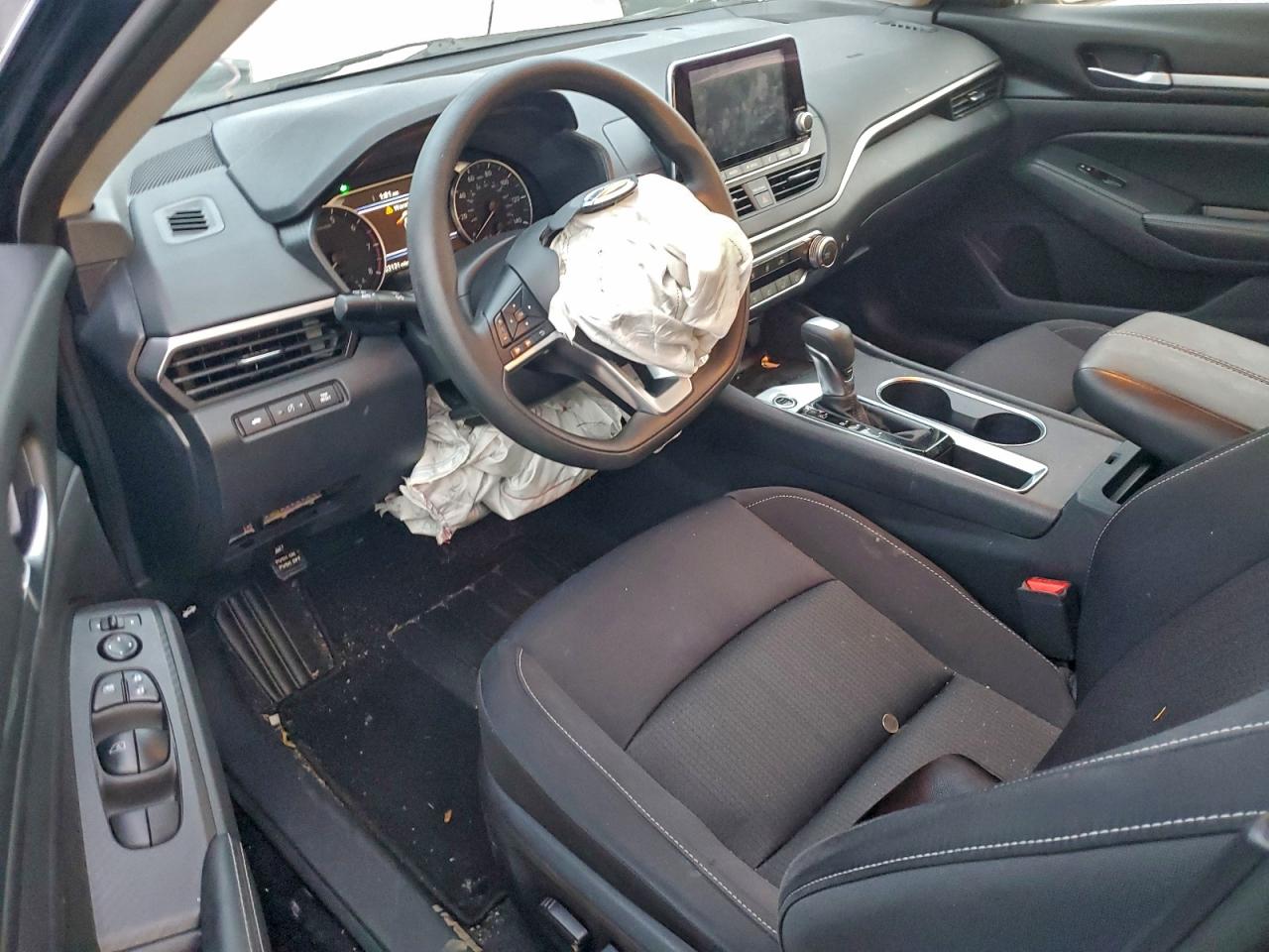 Nissan Altima Sv Image 3