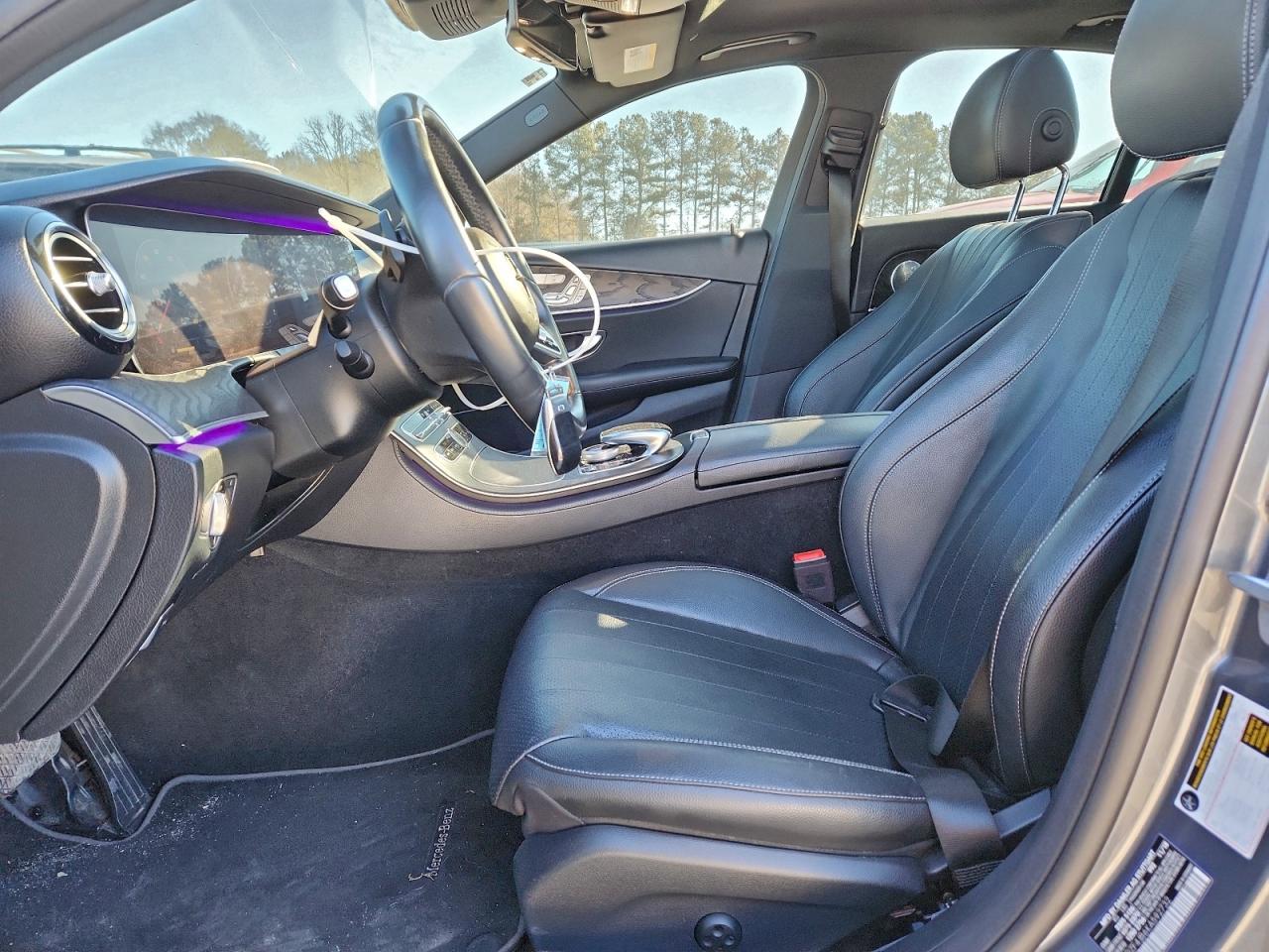 Mercedes-Benz E-Class 300 Image 6